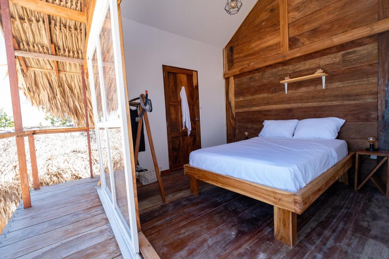 Santa Lova Eco-Hostel Isla Tintipan Tintipan Island Dış mekan fotoğraf