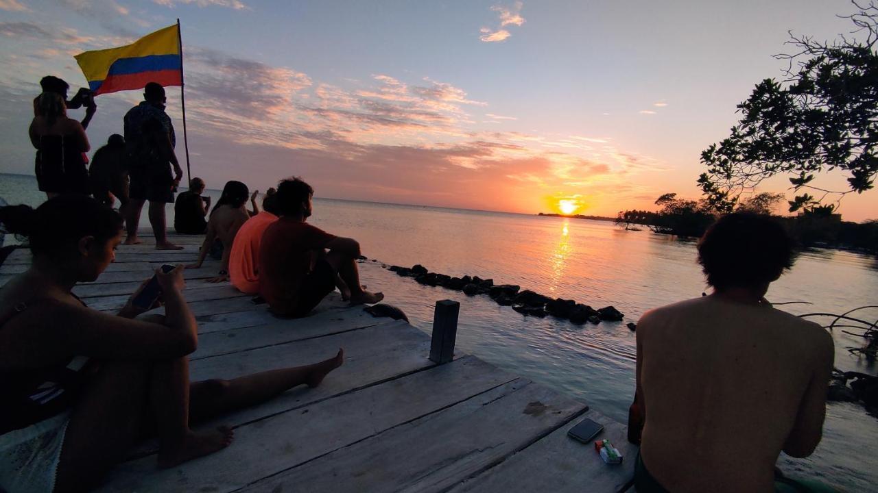 Santa Lova Eco-Hostel Isla Tintipan Tintipan Island Dış mekan fotoğraf