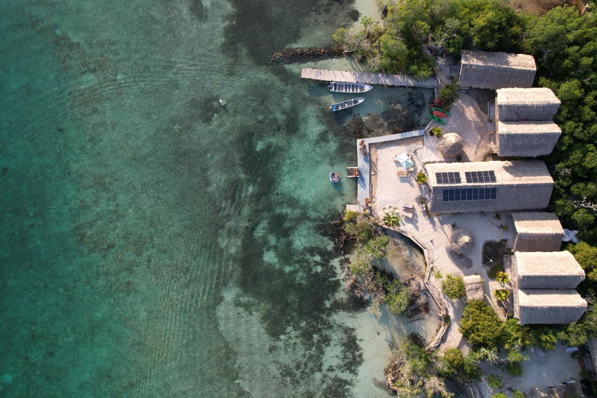 Santa Lova Eco-Hostel Isla Tintipan Tintipan Island Dış mekan fotoğraf